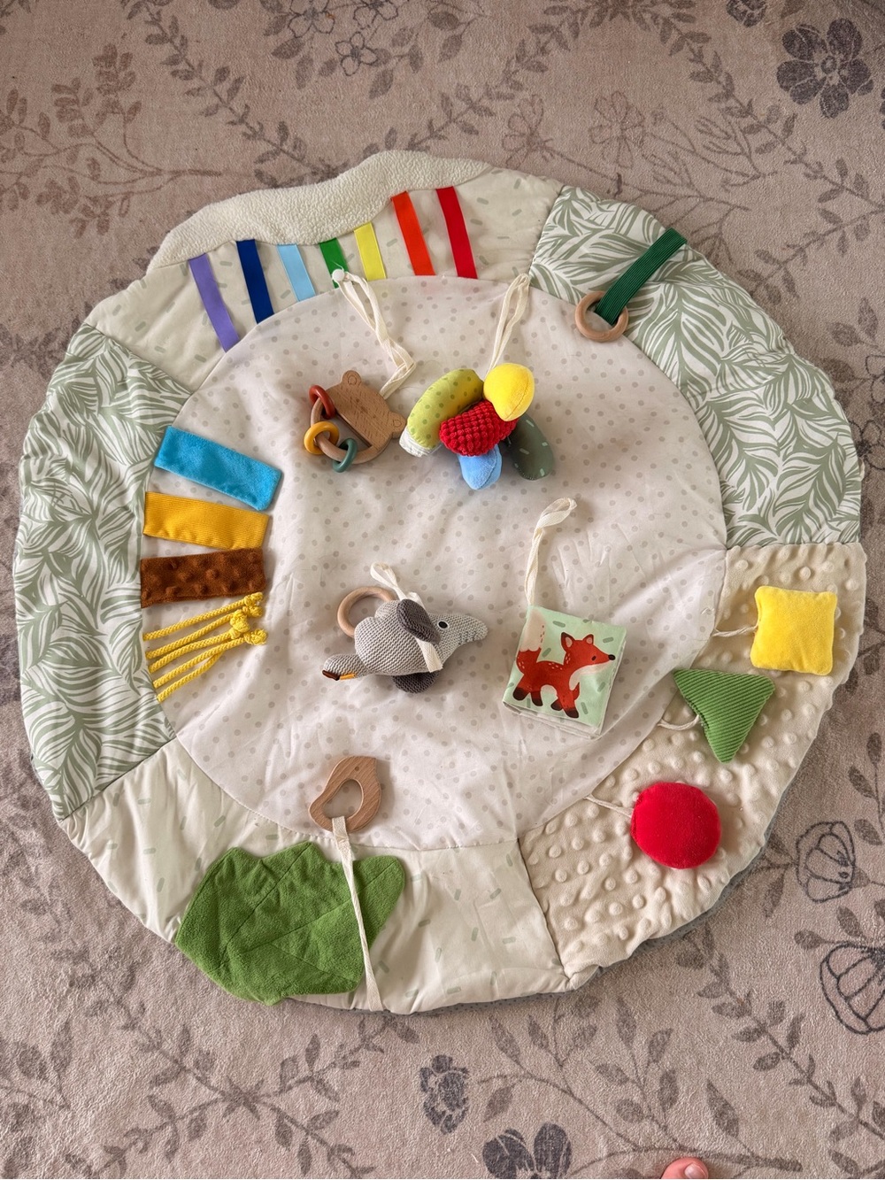 👚CLOSET CLEAN OUT SALE👖Sensory Play Mat with Toy Attachments